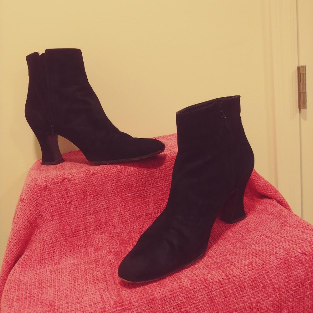 DKNY Suede Ankle Boots w/ Flared Heel - Elegant and Comfortable